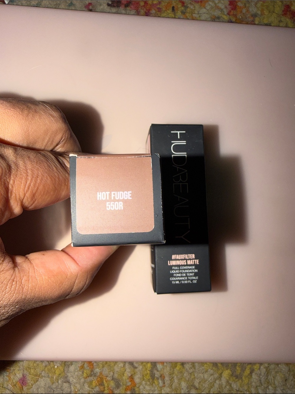 HUDA BEAUTY Faux Filter Foundation — Hot Fudge (550R)